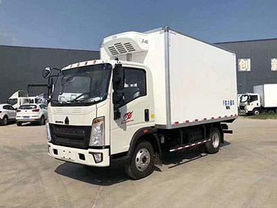 重汽豪沃冷藏车