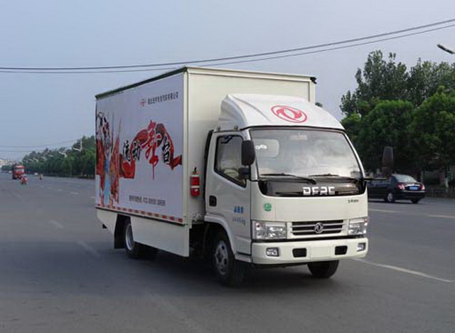 东风小霸王流动舞台车